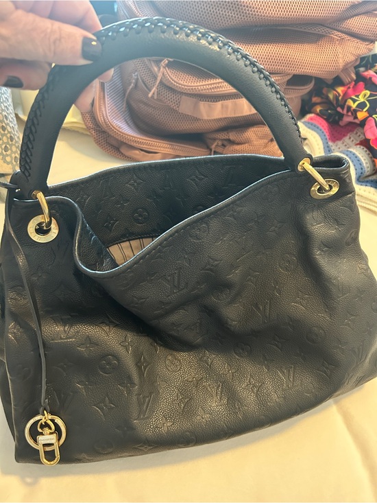 Louis Vuitton Handbags - Louis Vuitton Artsy MM Empreinte Black